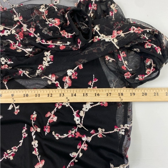 White House Black Market Long Sleeve Floral Embroidered Mesh Top w/Cami Sz L - Picture 12 of 16